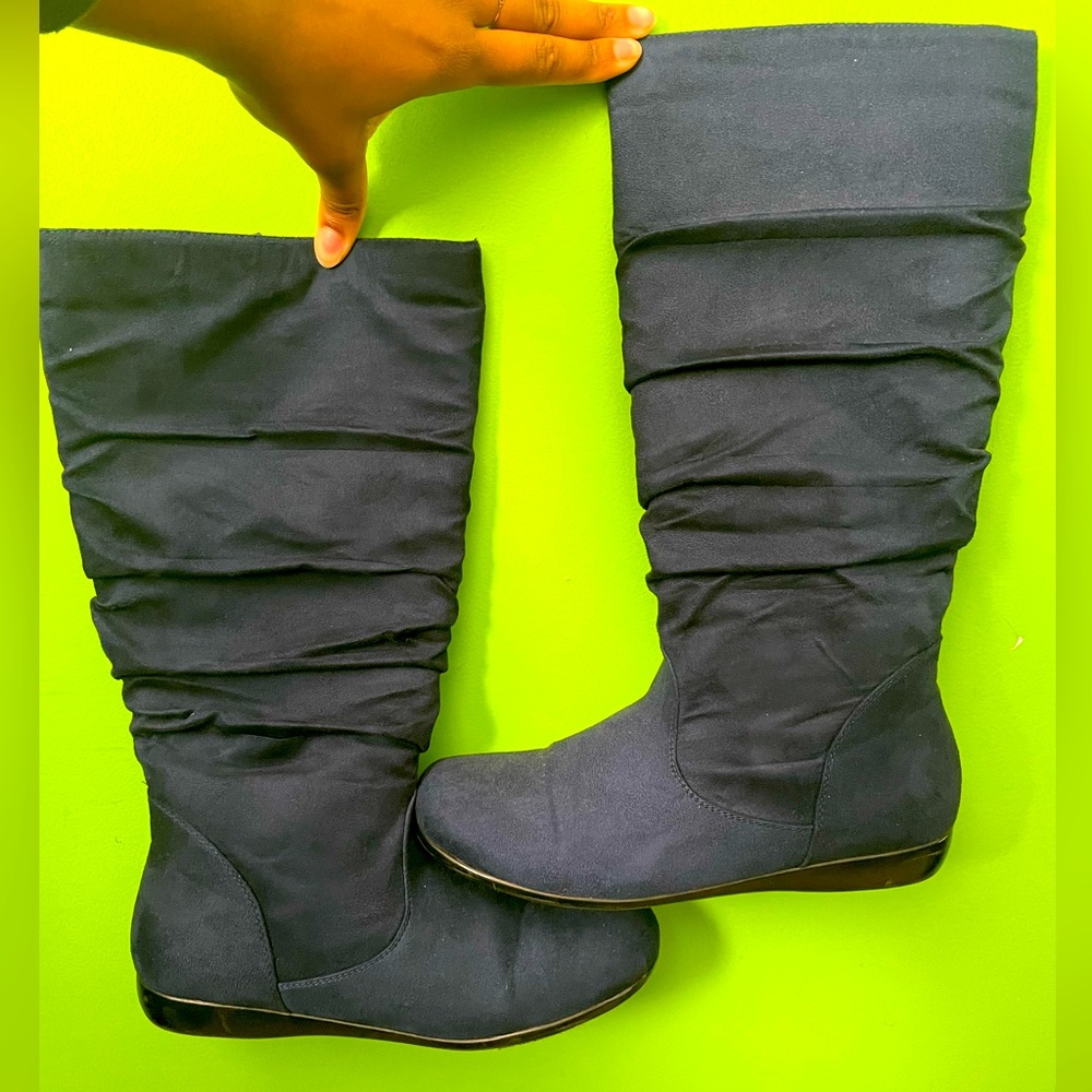 SUEDE BOOTS